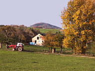 Der Querweg mit Luchberg im Hintergrund